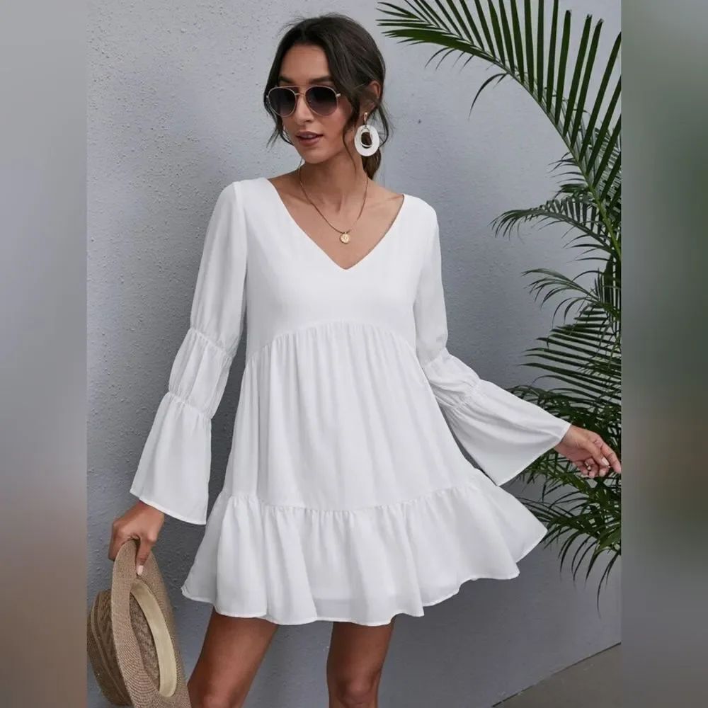 ☔️🍑White Vneck Boho Long Bell Sleeve Dress Small